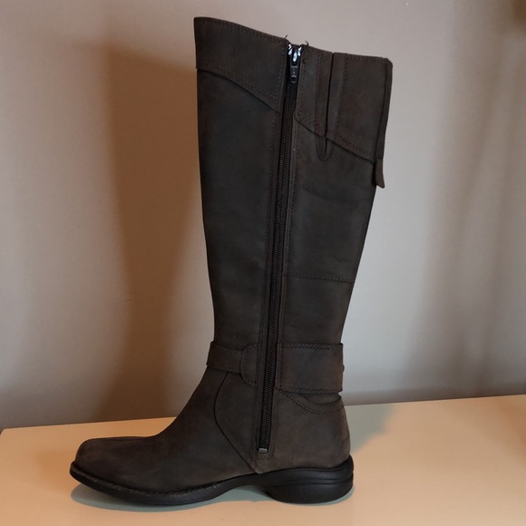 Merrell Women's Andover Tall Waterproof Boot - Picture 7 of 11